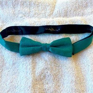 Bow tie